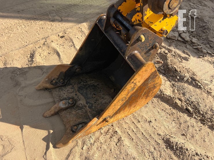 jcb-8029cts-image-10