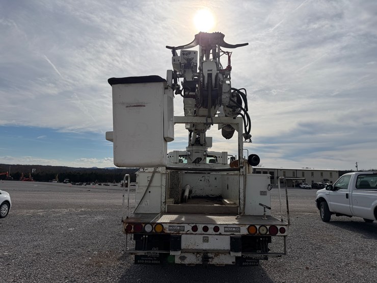 international-4400-image-5