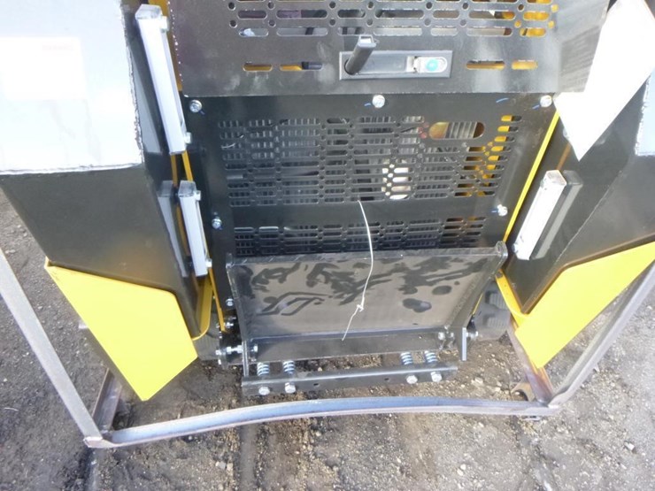 2025-cfg-ktt-(a)27-skid-steer-track-loader-image-11