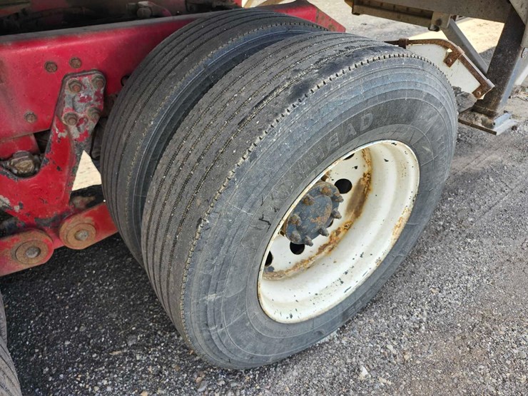 2011-kenworth-t800-image-6