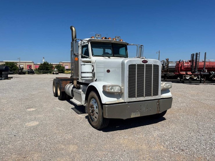 2012-peterbilt-388-image-3