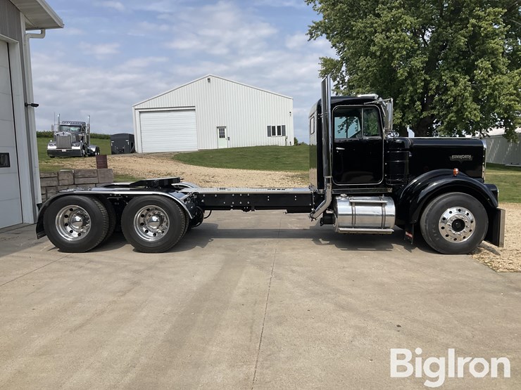 kenworth-w925-image-4