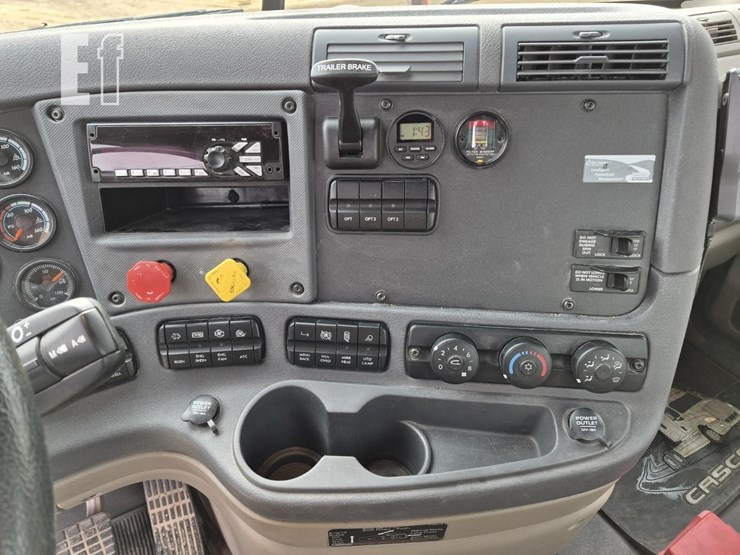 2018-freightliner-cascadia-113-image-19