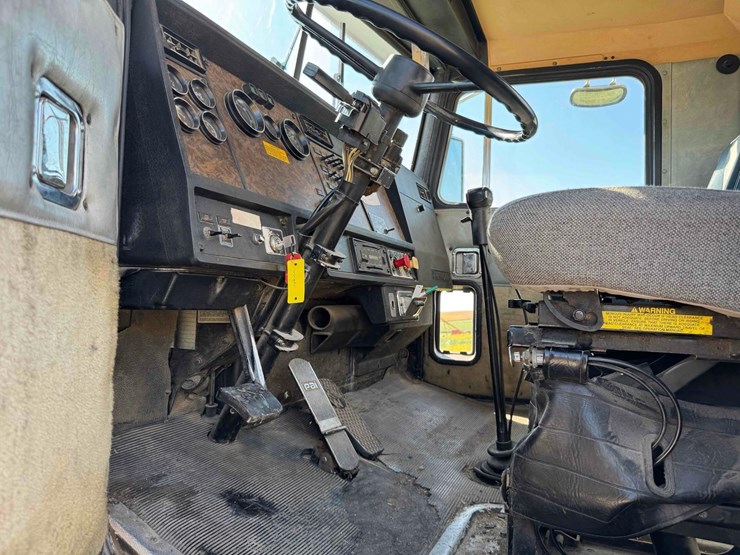 1992-kenworth-t400-image-6