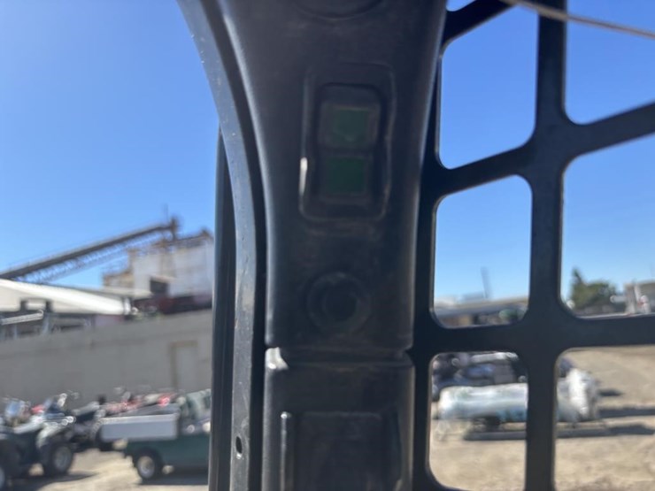 2016-bobcat-t770-image-26