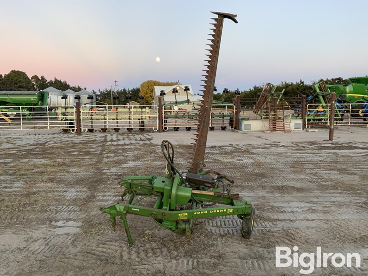 john-deere-38-image-8