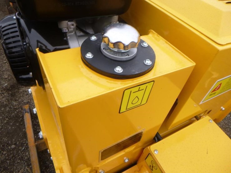 sdlool-sl850-tandem-vibratory-roller-image-13