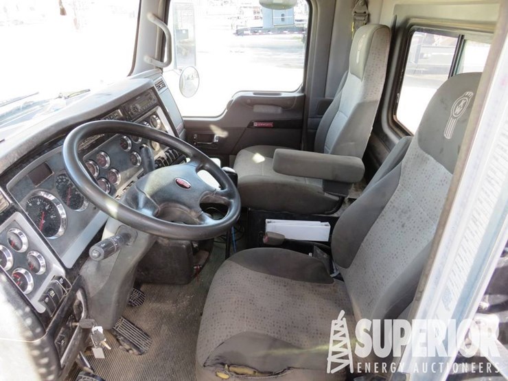 2012-kenworth-t800-image-15