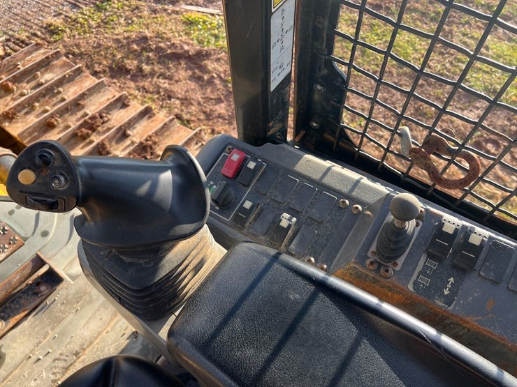 2015-caterpillar-d5k2-lgp-image-17