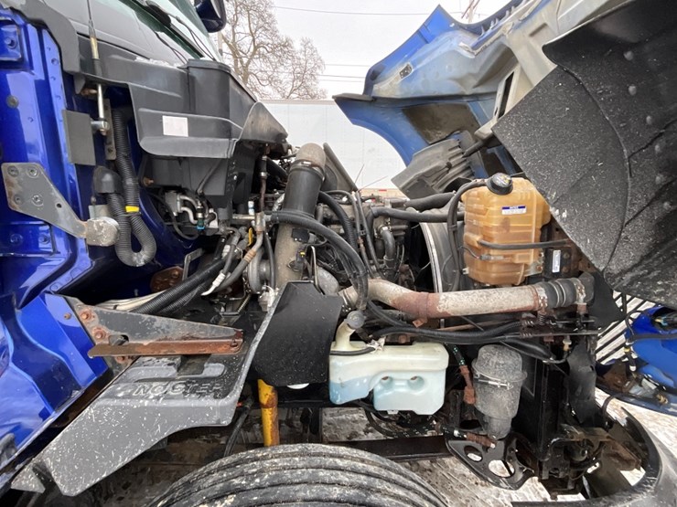 2011-international-prostar-image-15