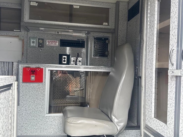 2006-gmc-sierra-3500-image-33