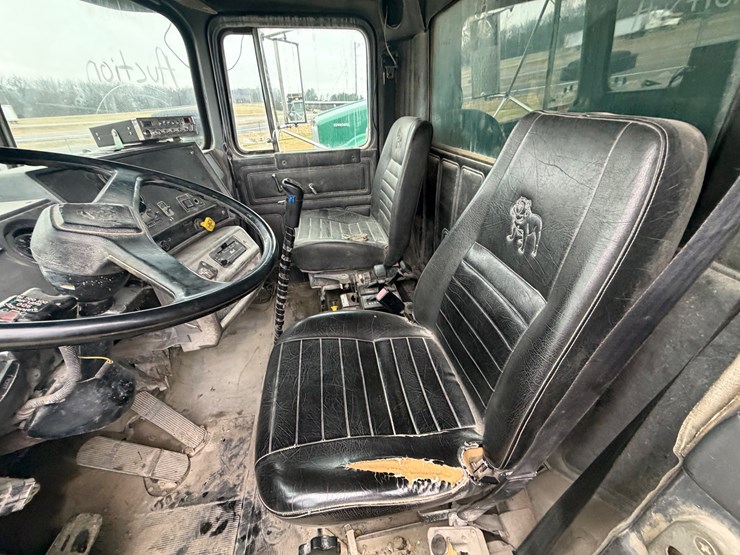 mack-rd688s-image-25