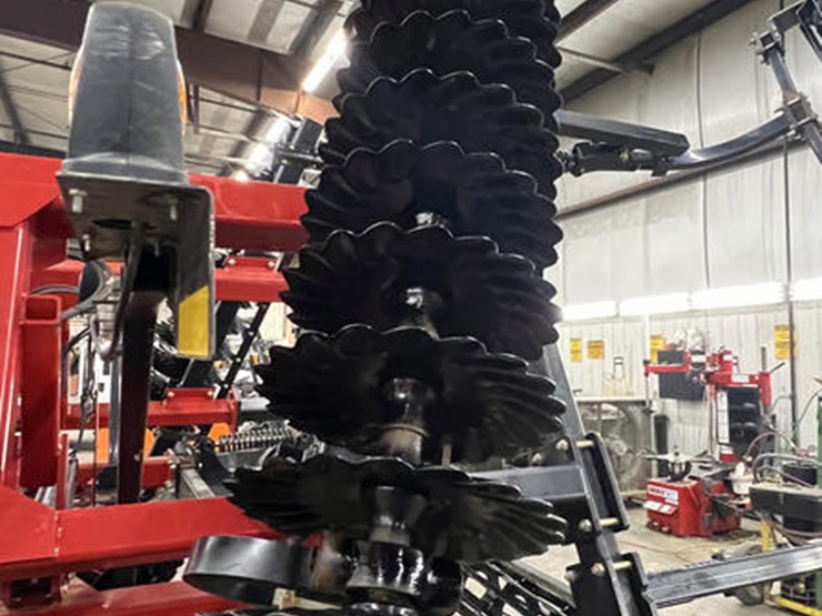 case-ih-true-tandem-330-turbo-image-9