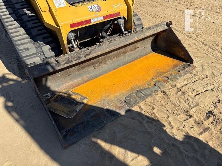 2022-caterpillar-299d3-image-18