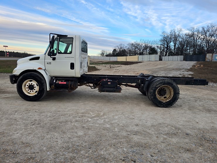 international-durastar-4300-image-5