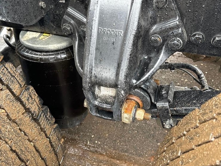 2015-kenworth-t880-image-22