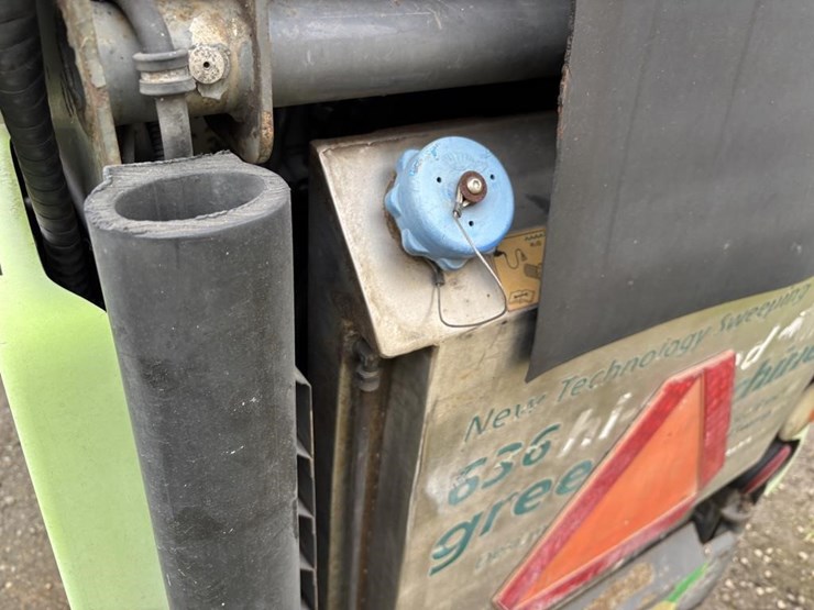 applied-sweepers-636hs-image-23