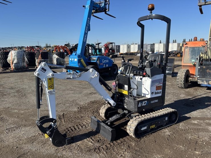 2022-bobcat-e10e-hydraulic-excavator-image-1