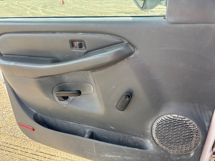 2006-chevrolet-2500hd-image-12