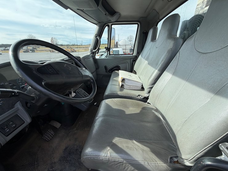 international-4400-image-18