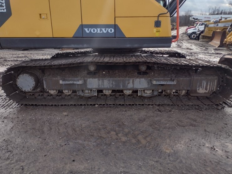 volvo-ec220e-lr-image-21