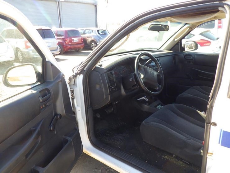 2004-dodge-dakota-image-5