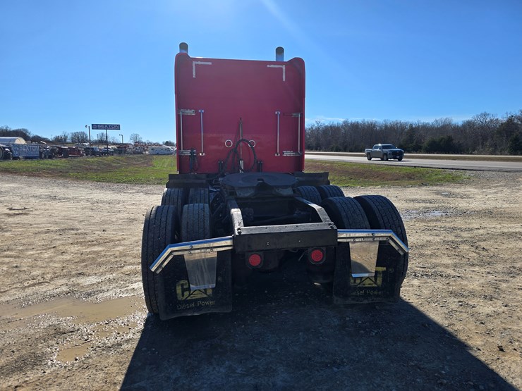 2005-peterbilt-379-image-24