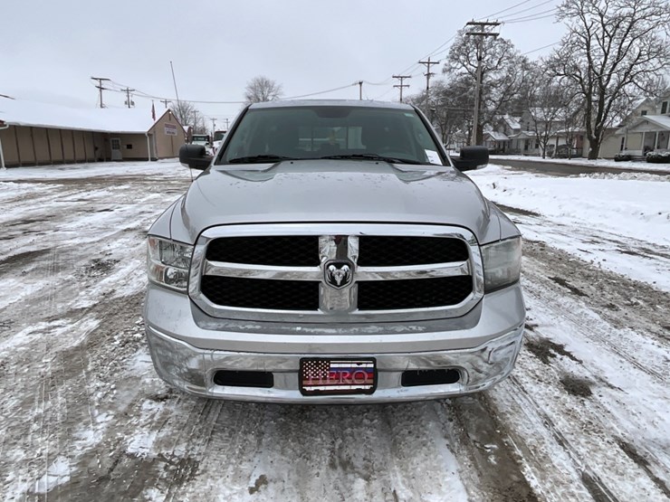 2015-dodge-1500-image-3