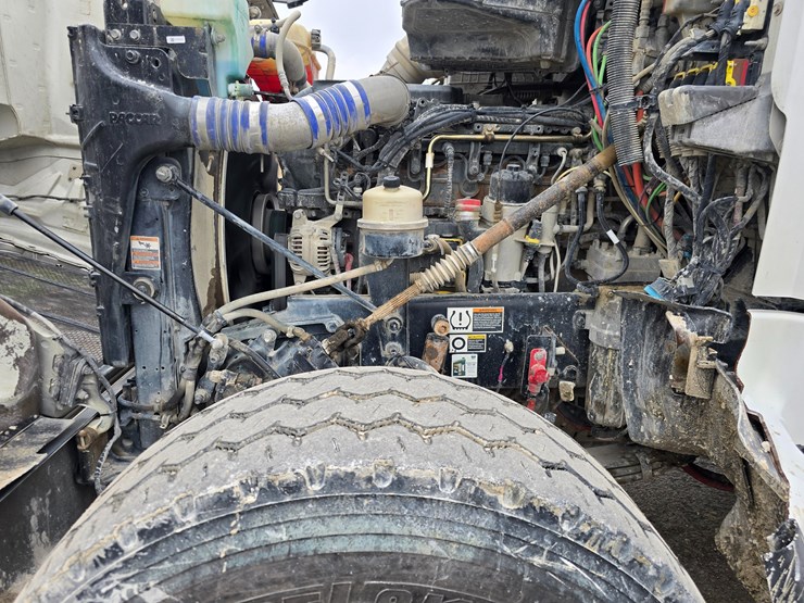 2020-peterbilt-567-image-133