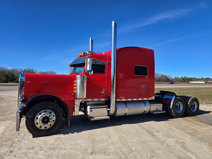 2005-peterbilt-379-image-7