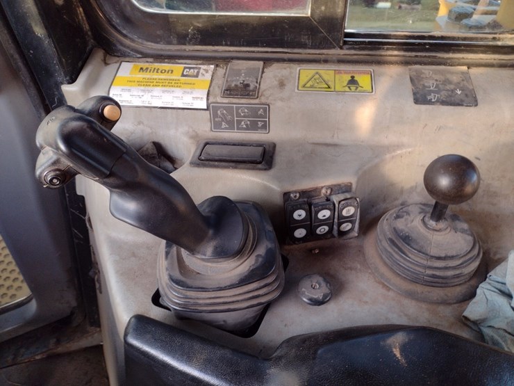 caterpillar-d6t-xl-image-10