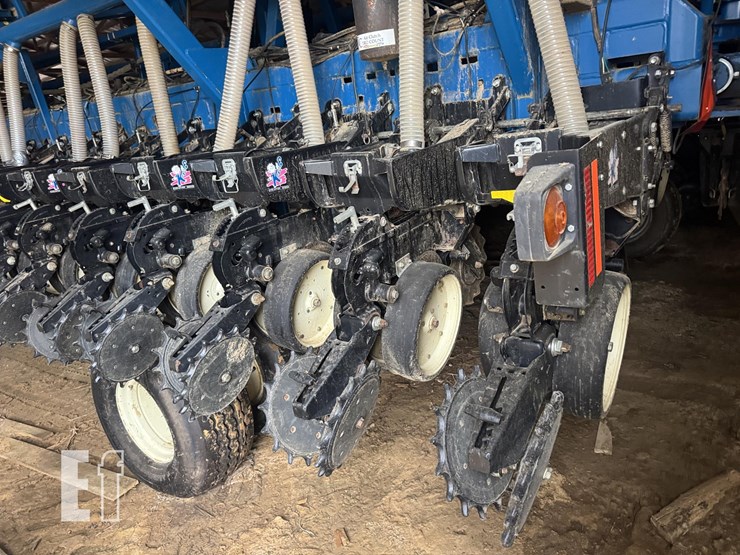 2009-kinze-3700sds-image-2