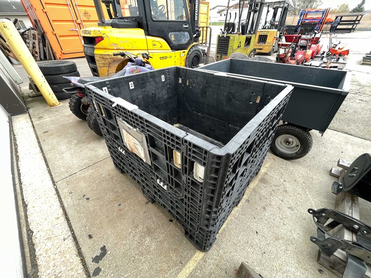 #6101-•-black-plastic-folding-pallet-bin-(door-04)-image-3