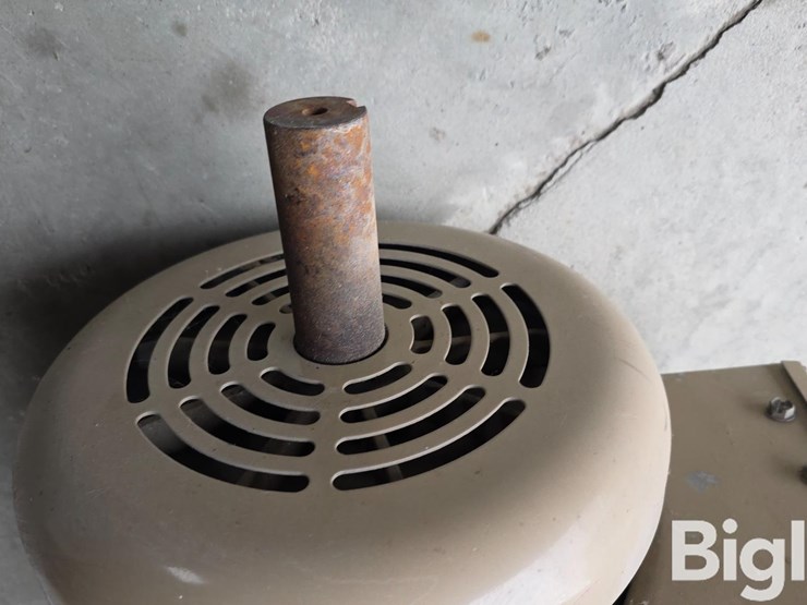 baldor-farm-duty-10hp-electric-motor-image-10