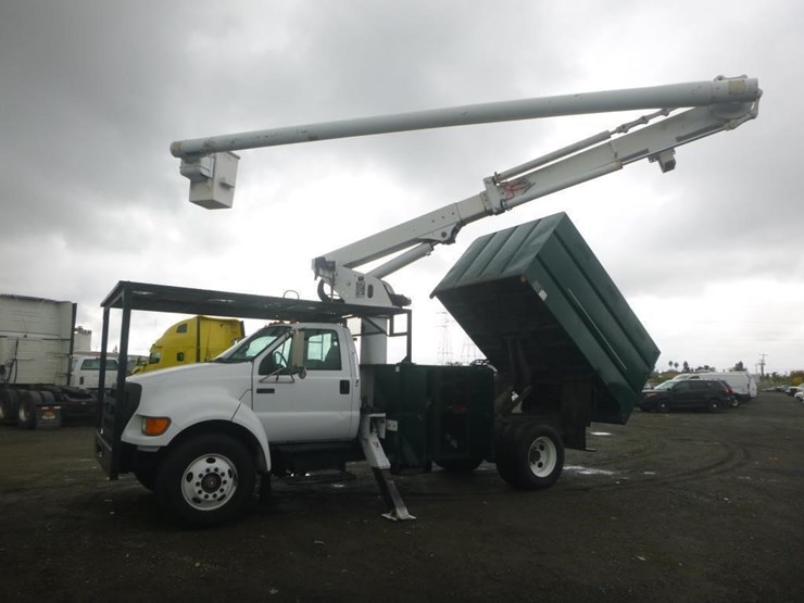 2004-ford-f750-image-9