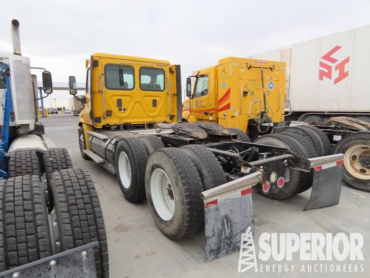 (x)-(2-6)-2015-freightliner-cascadia-t/a-truck-tr...-image-4