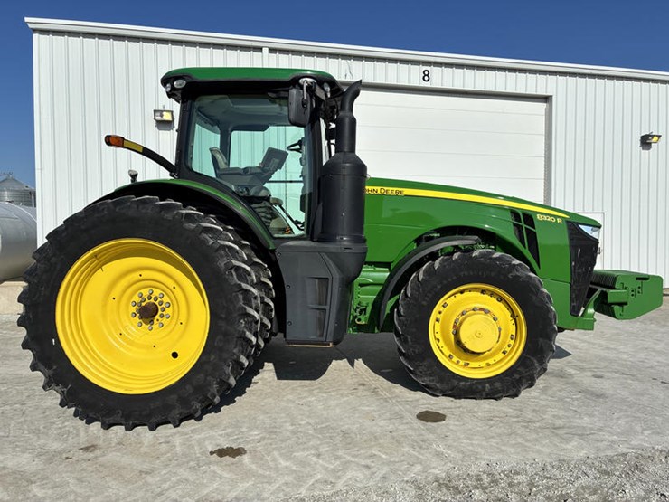 john-deere-8320r-image-4