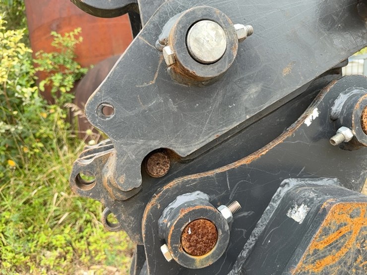 new-holland-e60c-image-10