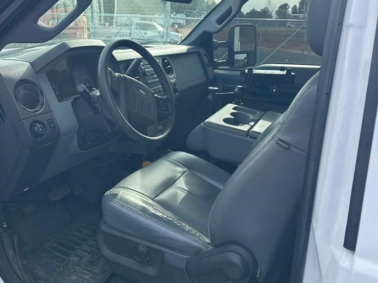 2016-ford-f350-xl-image-24