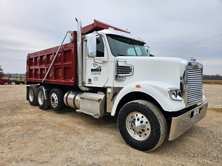 freightliner-122sd-image-28