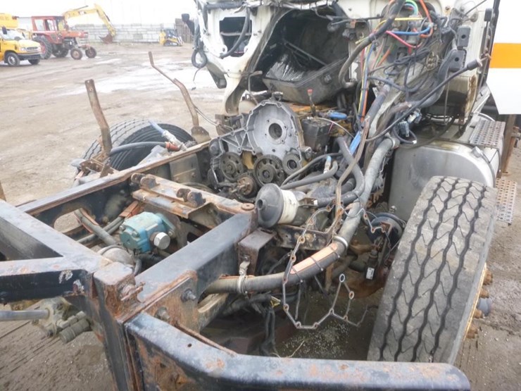 international-7600-image-13