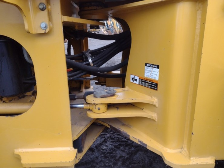 john-deere-444h-image-25