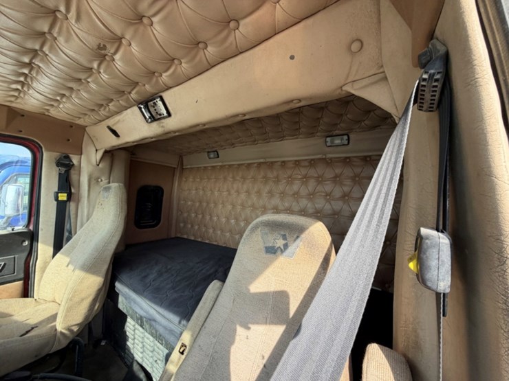 2015-western-star-4900ex-image-12