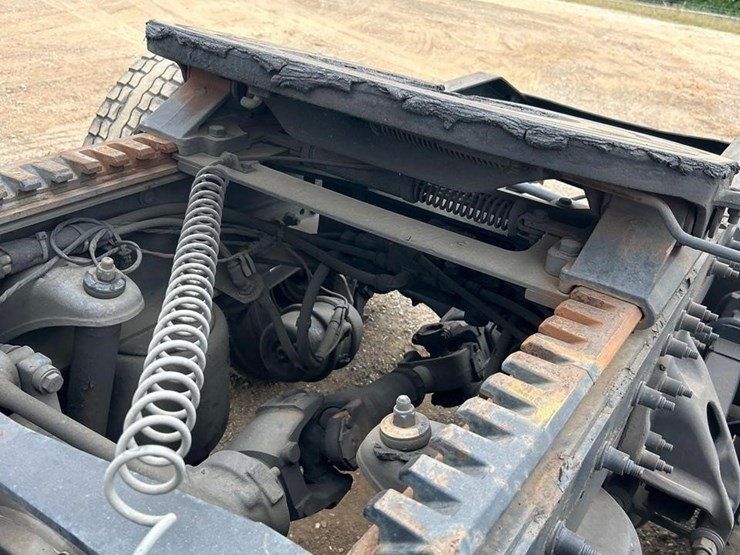 peterbilt-579-image-14