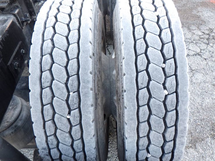 2018-peterbilt-579-image-6