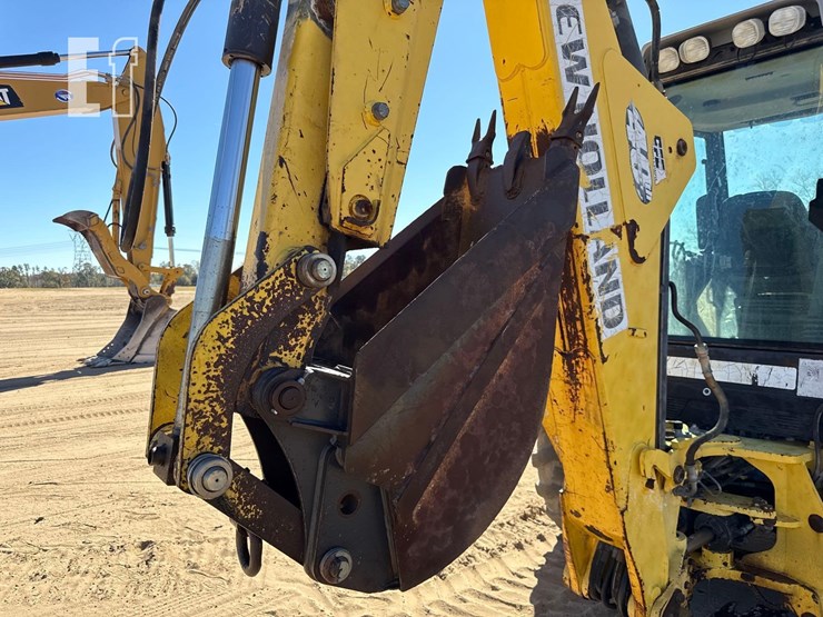 new-holland-b95-image-17