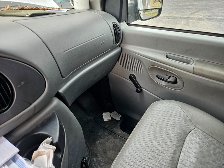 #21246-•-2007-ford-econoline-wagon-van-image-31