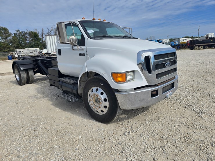 2004-ford-f650-image-37