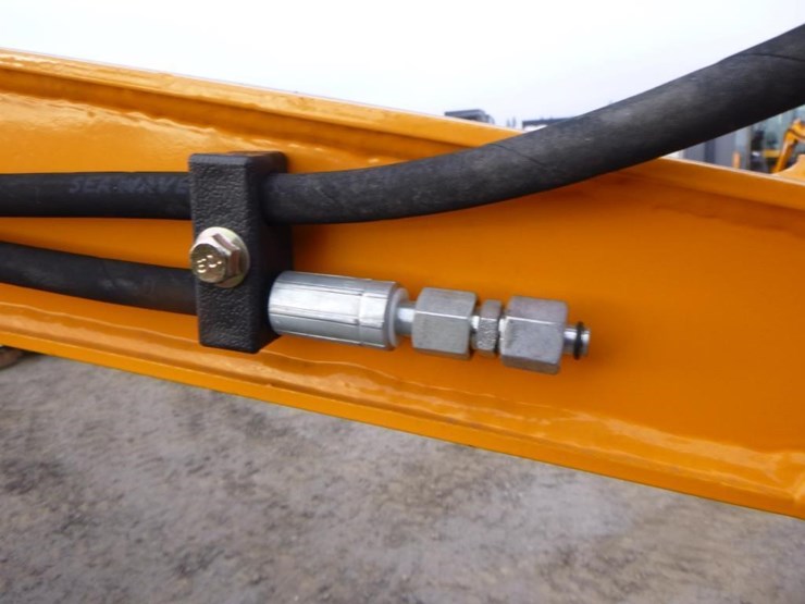 2025-vicsec-vc13c-hydraulic-excavator-image-13