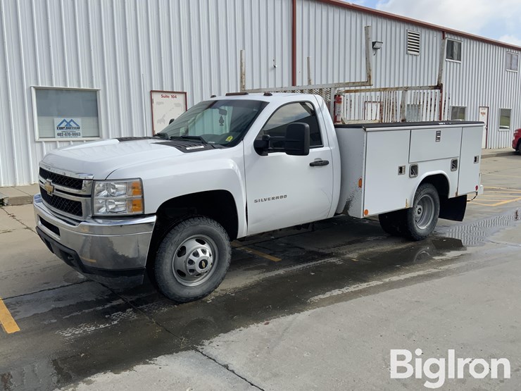 2012-chevrolet-silverado-3500-image-1